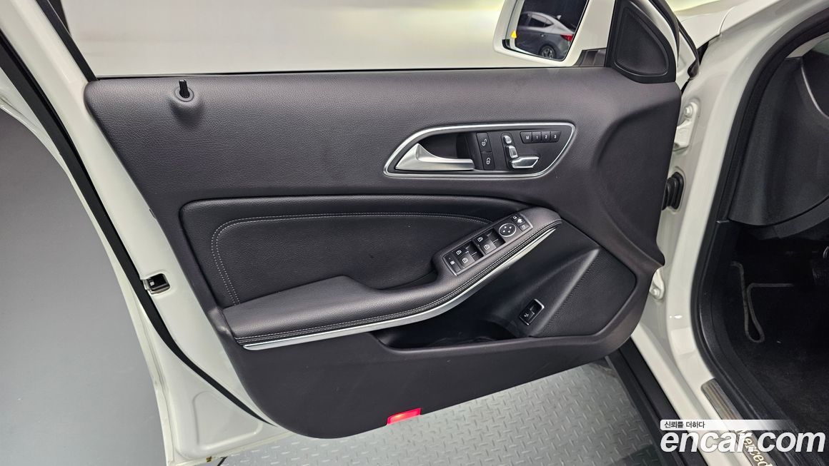 Mercedes-Benz GLA-Class 2019