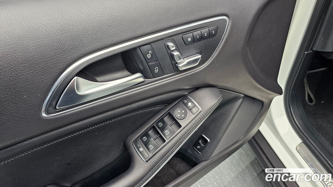 Mercedes-Benz GLA-Class 2019
