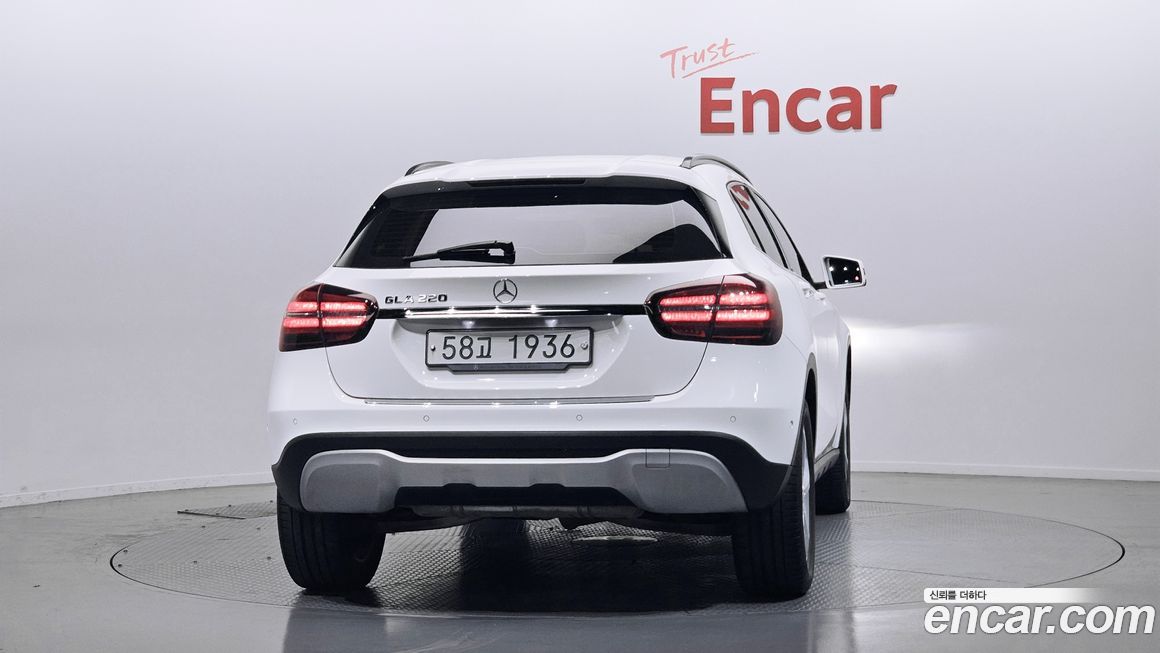 Mercedes-Benz GLA-Class 2019