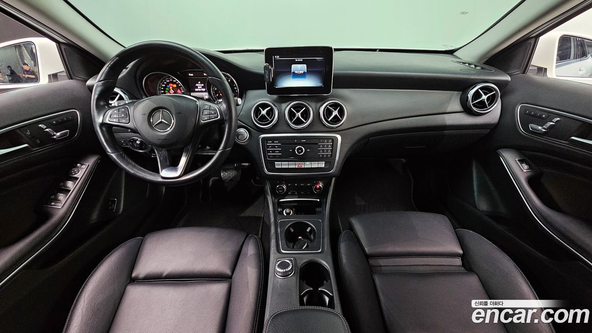 Mercedes-Benz GLA-Class 2019