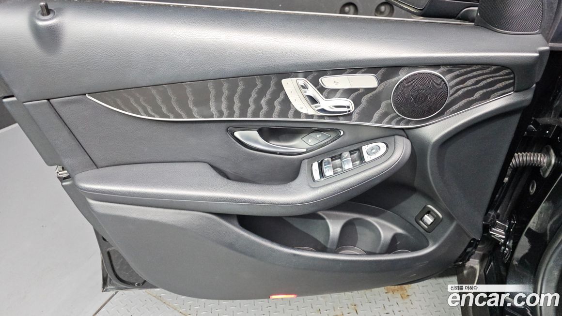 Mercedes-Benz GLC-Class 2019