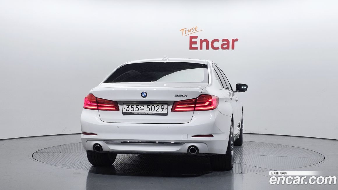 BMW 5-Series 2020