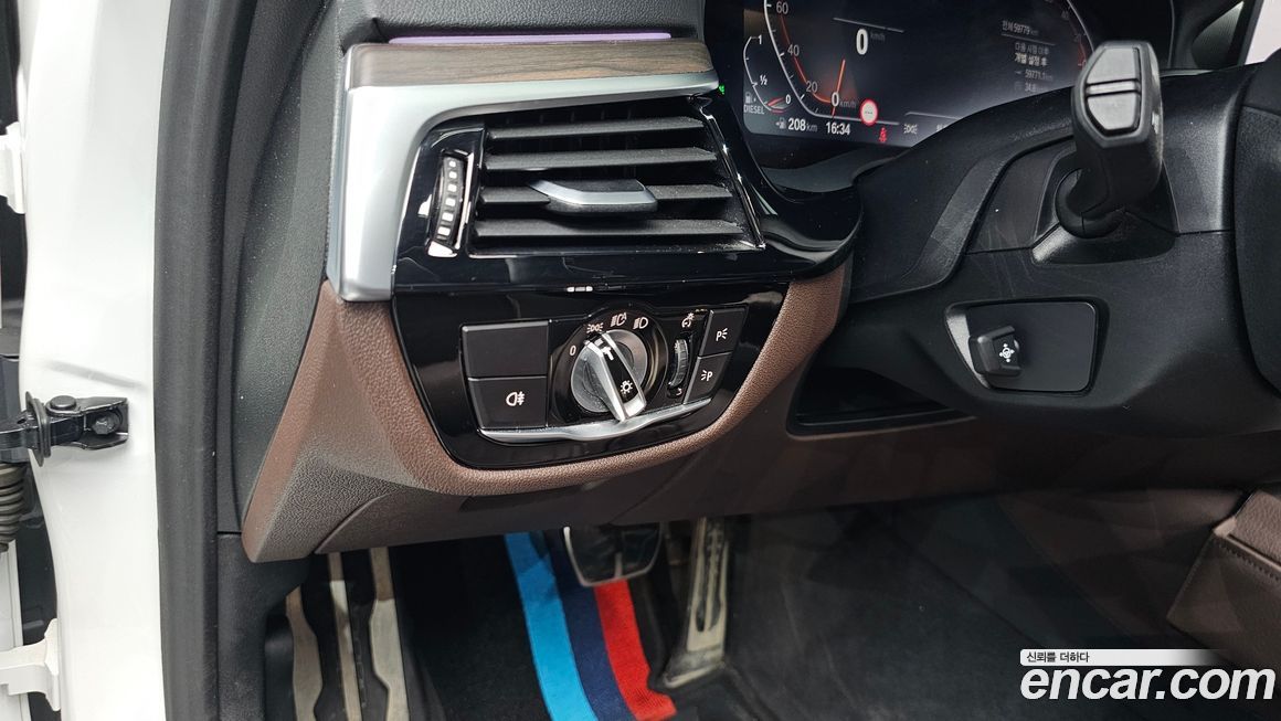 BMW 5-Series 2021