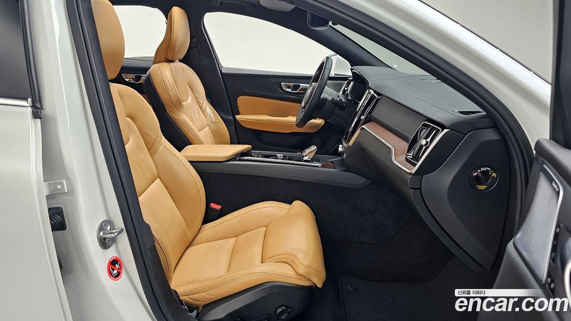 Volvo S60 2024