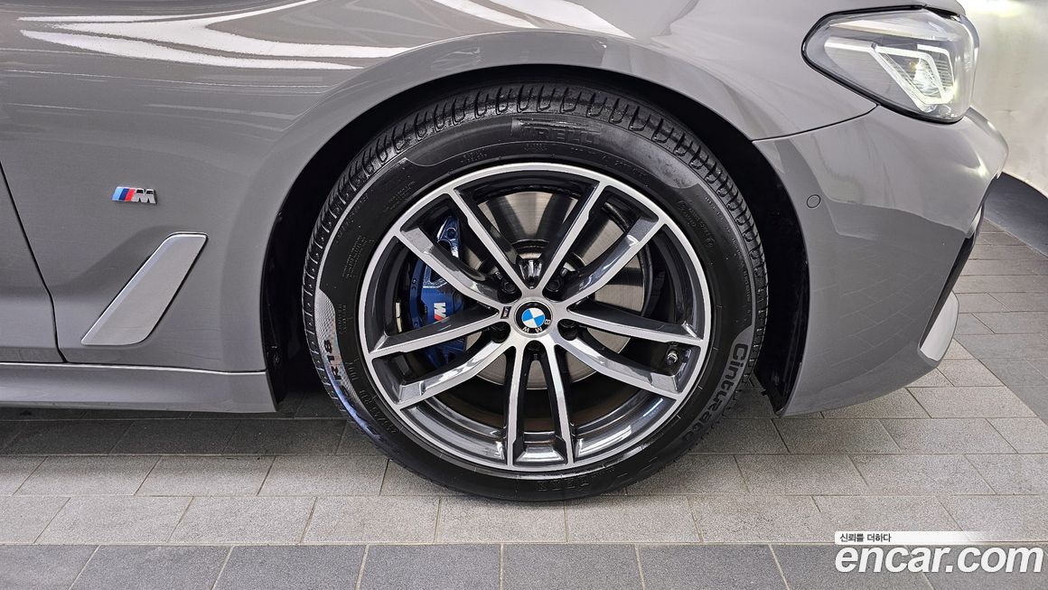 BMW 5-Series 2021
