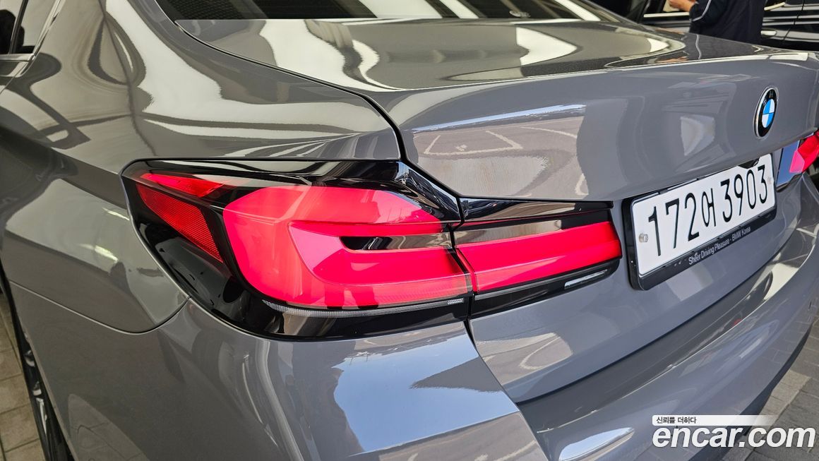 BMW 5-Series 2021