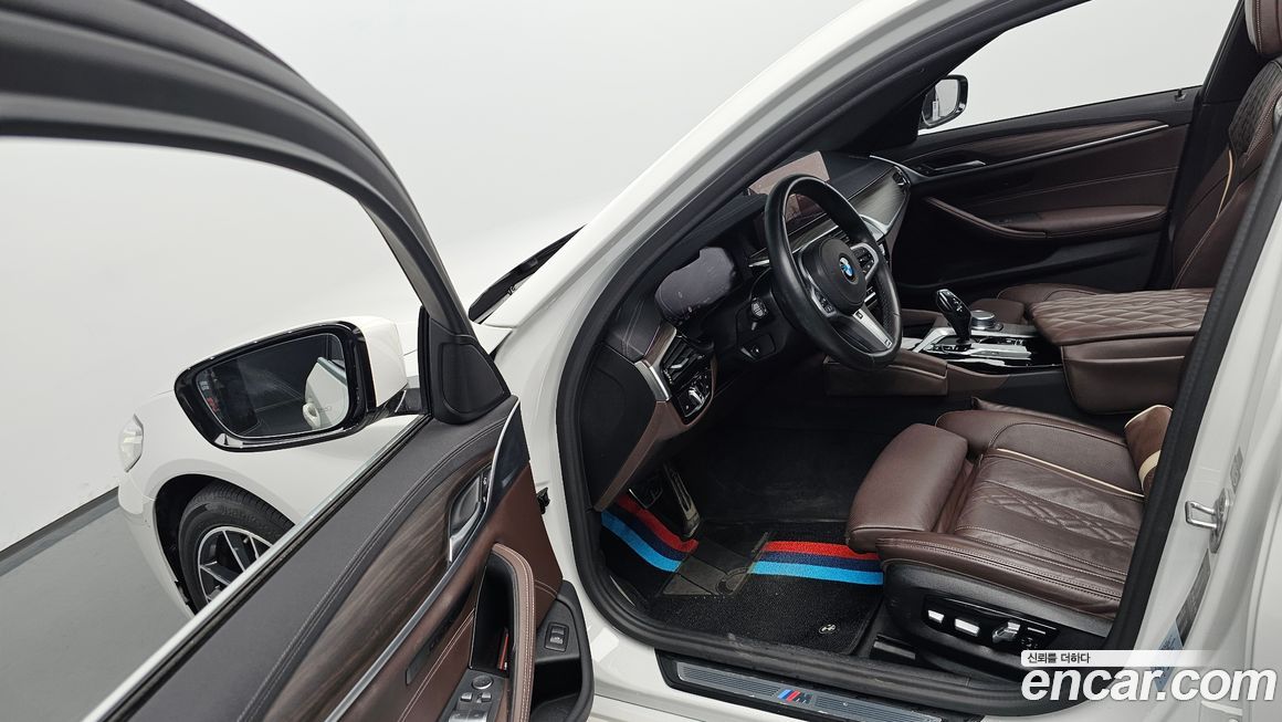 BMW 5-Series 2021