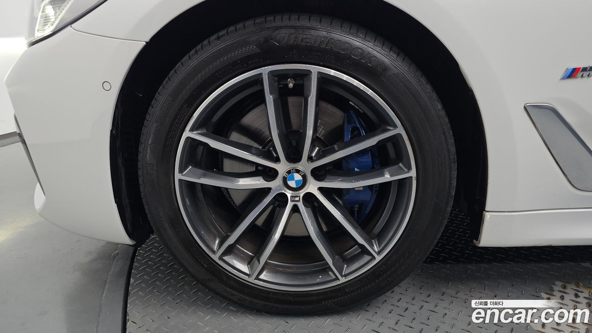 BMW 5-Series 2021
