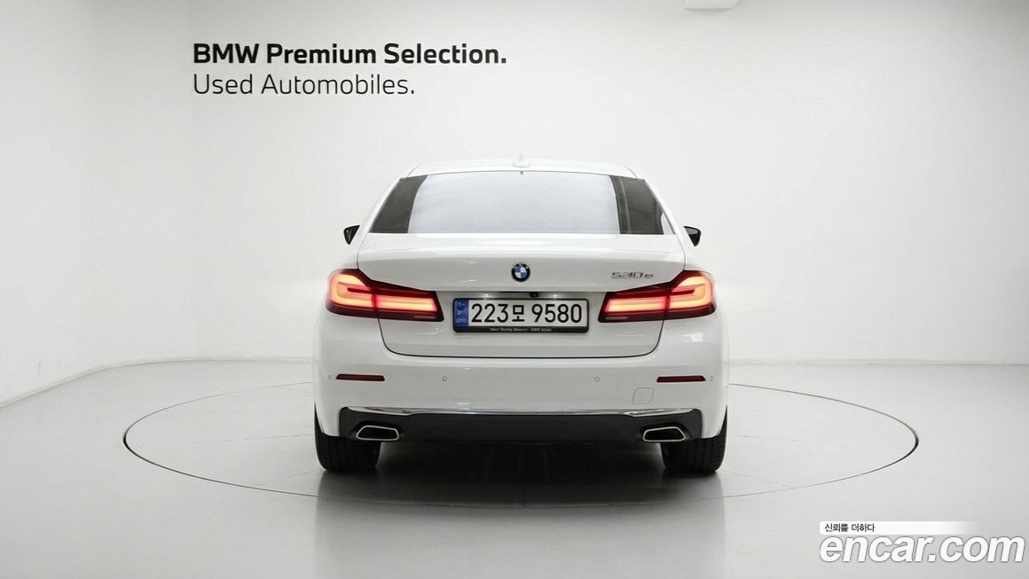 BMW 5-Series 2021