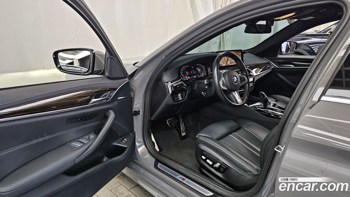 BMW 5-Series 2021