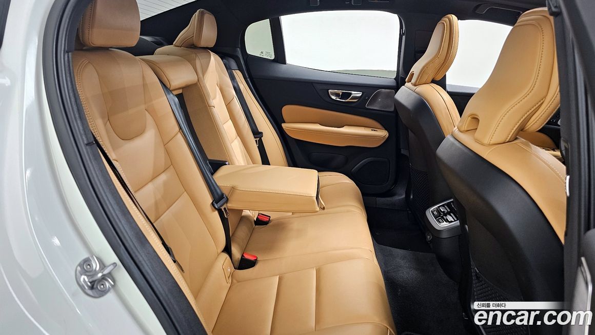 Volvo S60 2024