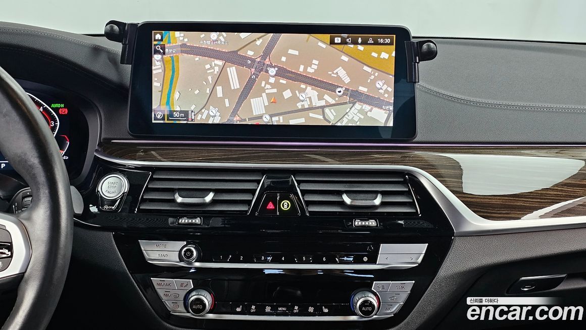BMW 5-Series 2021