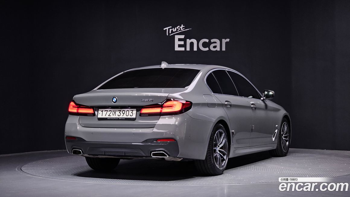 BMW 5-Series 2021