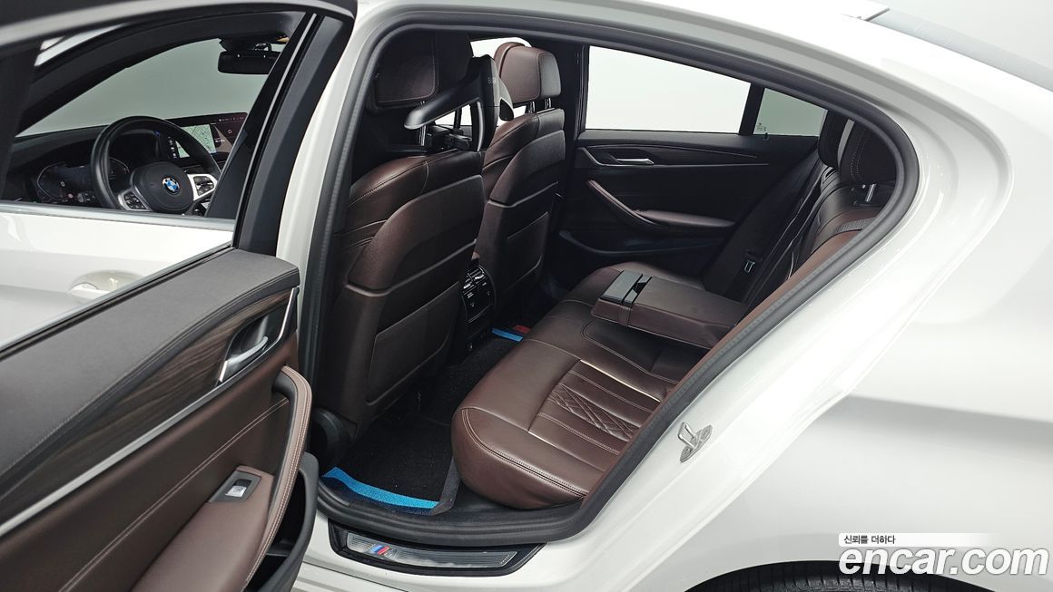 BMW 5-Series 2021