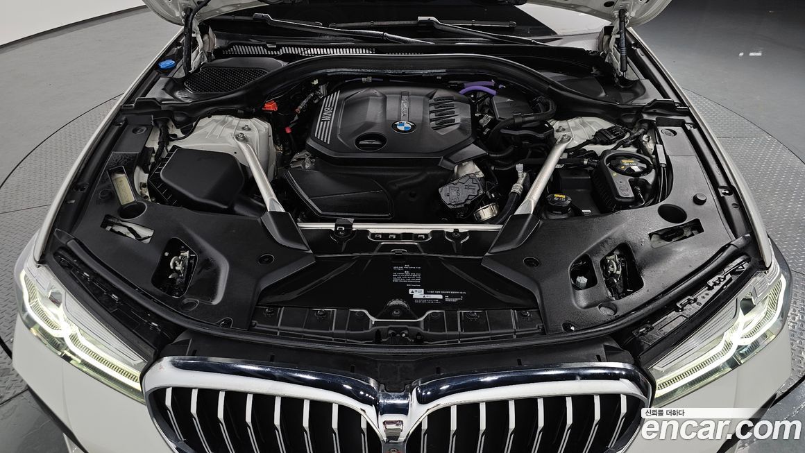 BMW 5-Series 2021