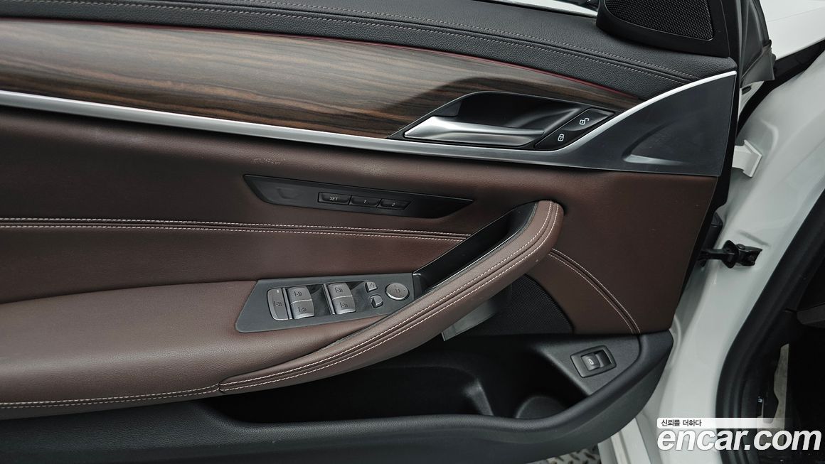 BMW 5-Series 2021