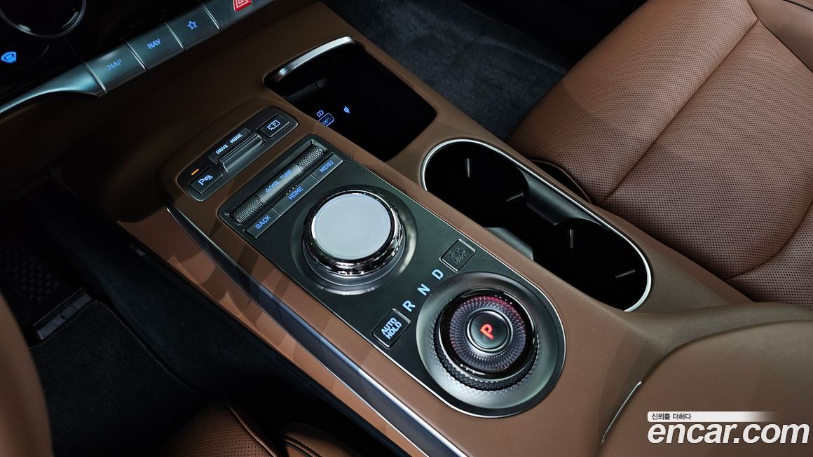 Genesis GV70 2023