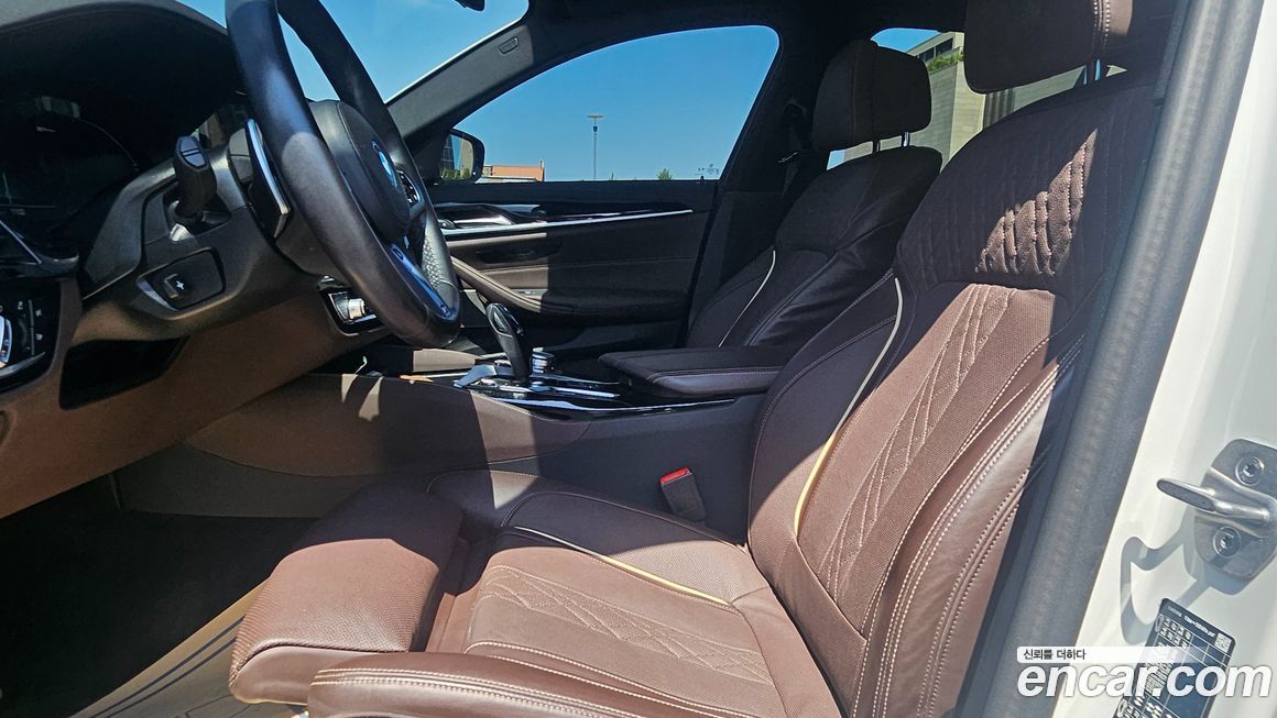 BMW 5-Series 2023