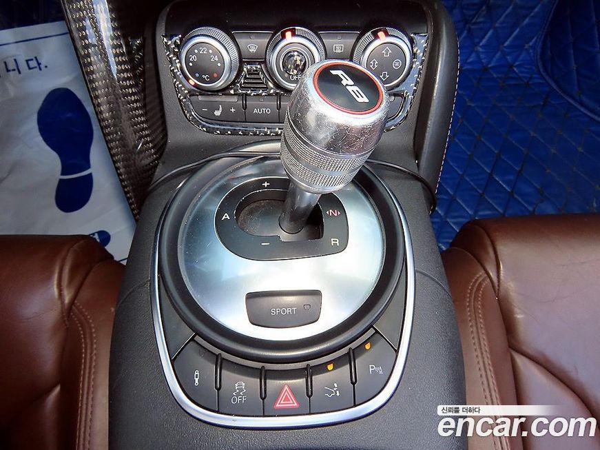 Audi R8 2011