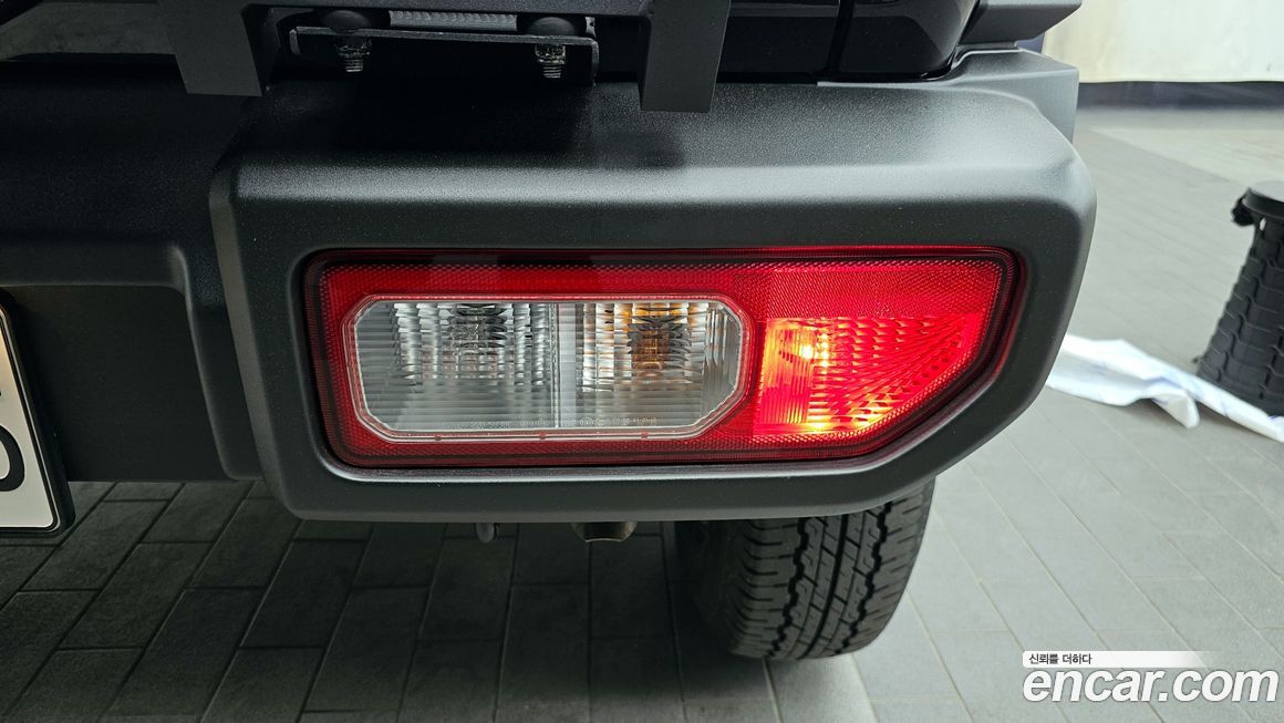 Suzuki Jimny 2023