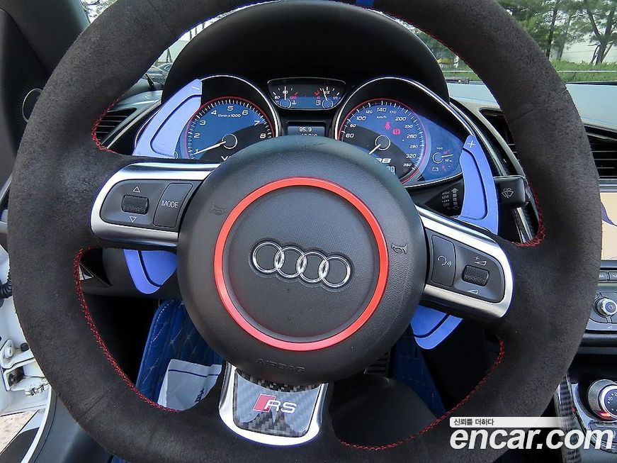 Audi R8 2011