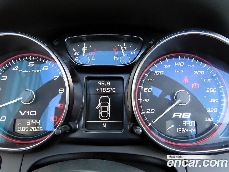 Audi R8 2011