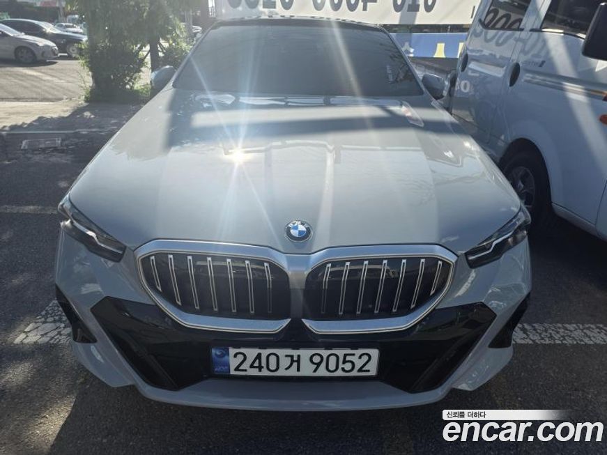BMW 5-Series 2024