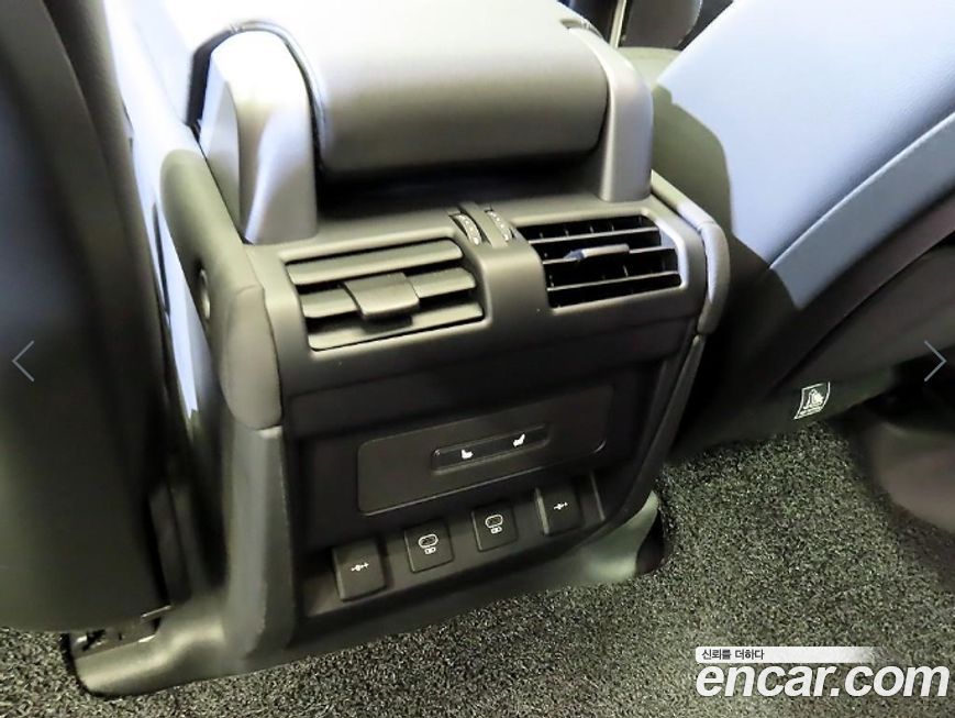 Land Rover Defender 2022