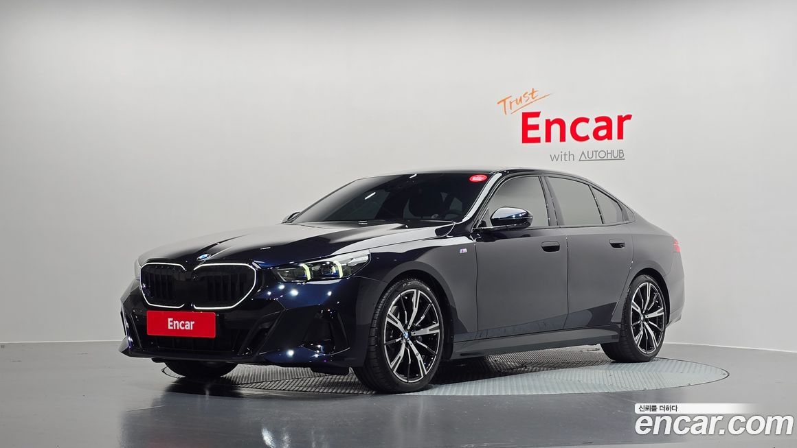 BMW 5-Series 2024
