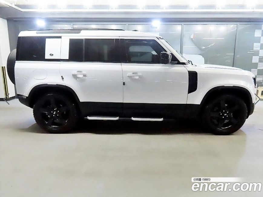 Land Rover Defender 2022