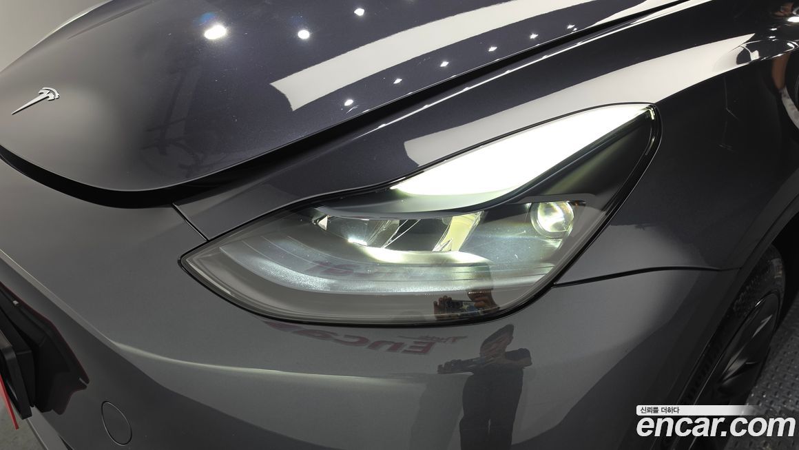 Tesla Model Y 2023