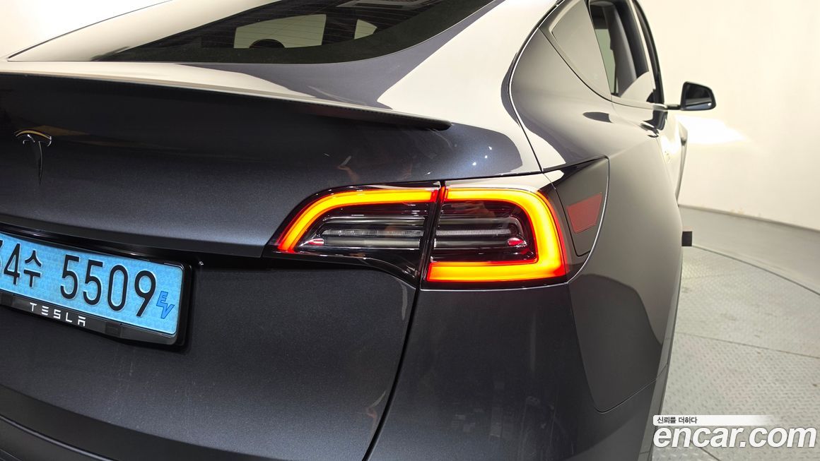 Tesla Model Y 2023