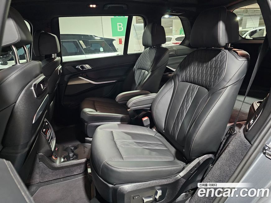 BMW X7 2025