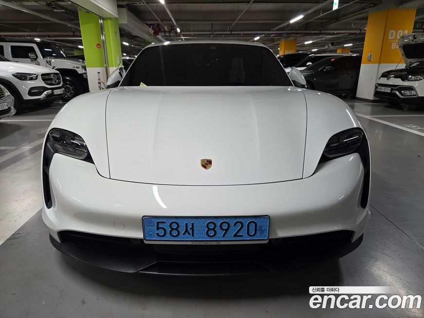 Porsche Taycan 2022