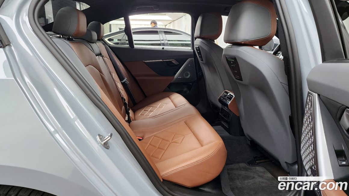 BMW 5-Series 2025
