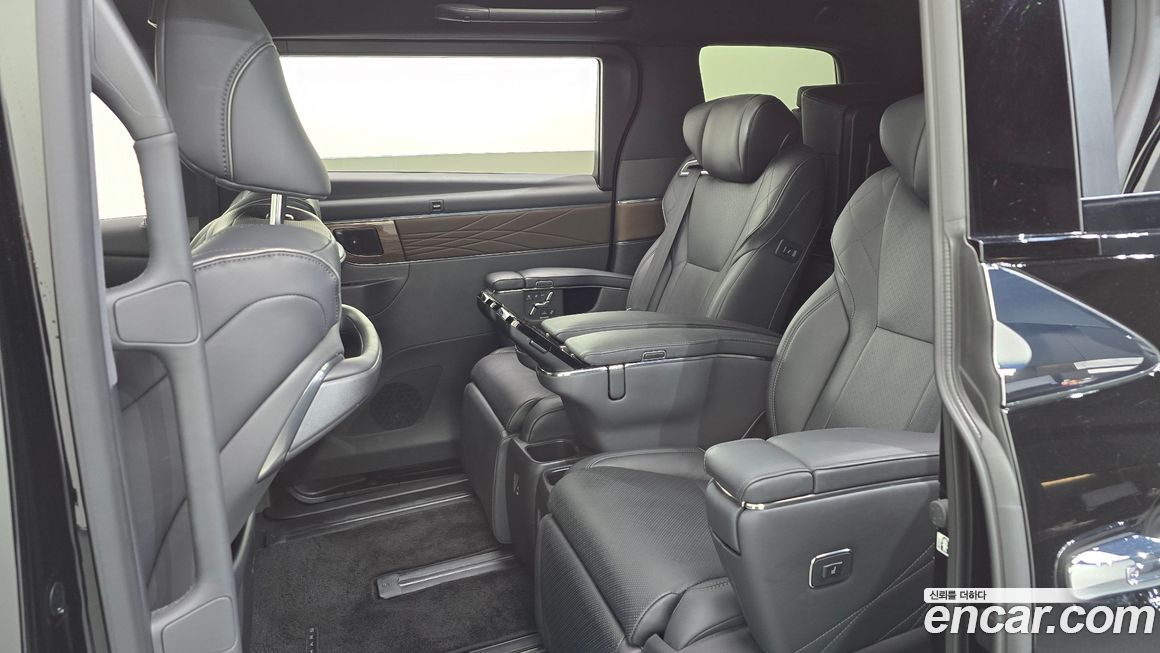 Toyota Alphard 2024
