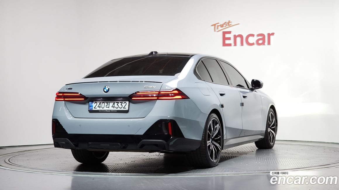 BMW 5-Series 2025