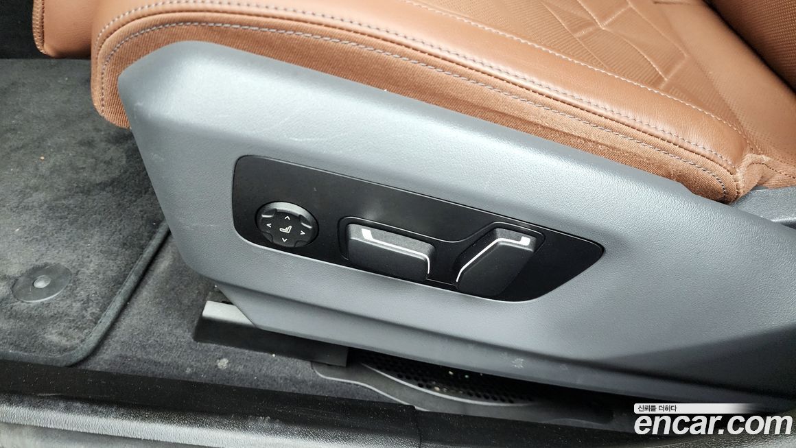 BMW 5-Series 2025