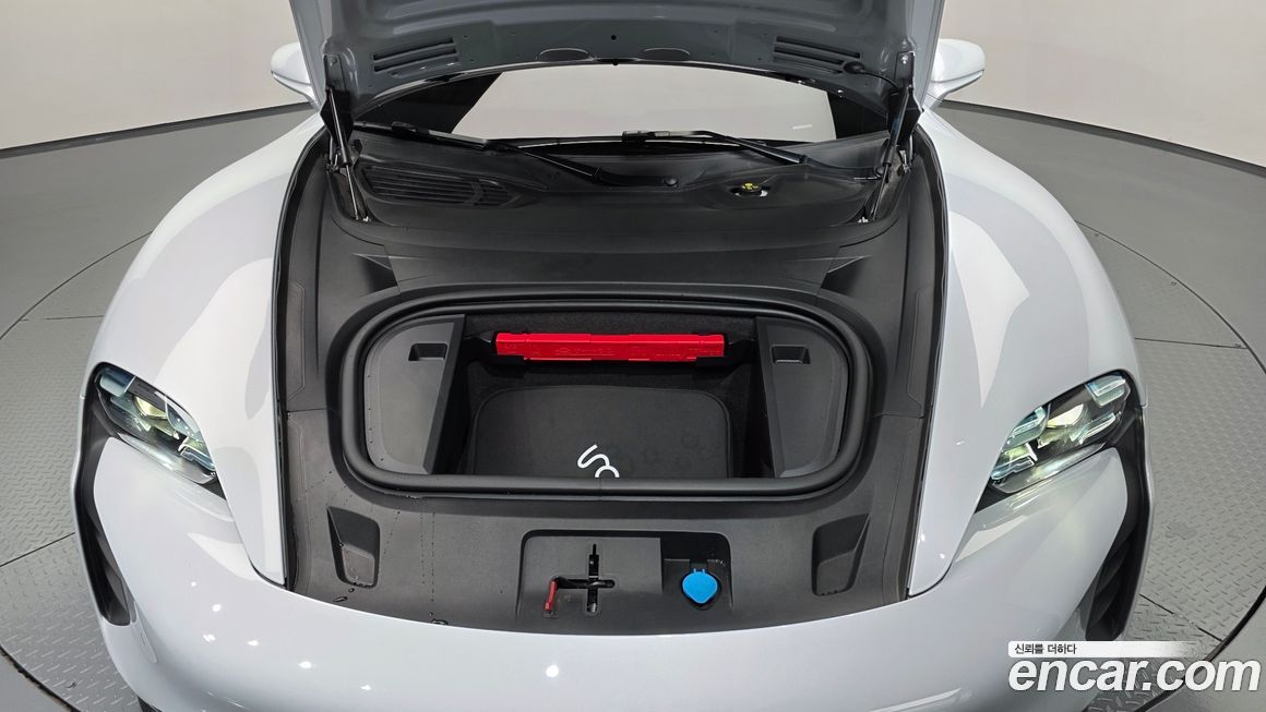 Porsche Taycan 2021