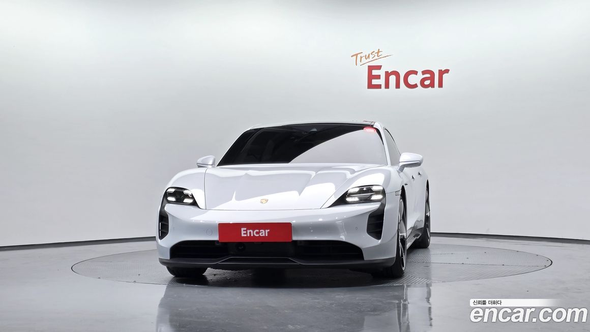 Porsche Taycan 2021