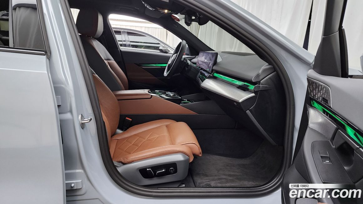 BMW 5-Series 2025