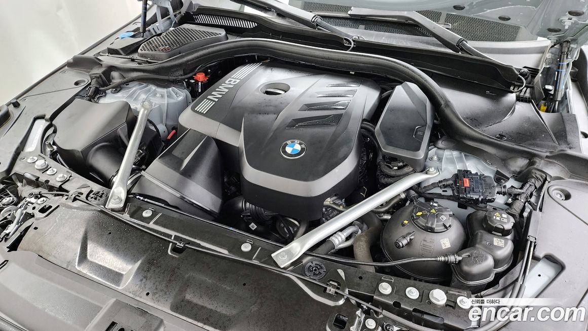 BMW 5-Series 2025