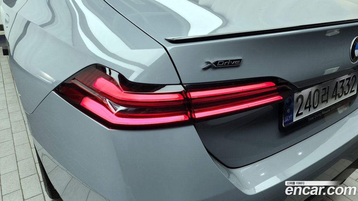 BMW 5-Series 2025