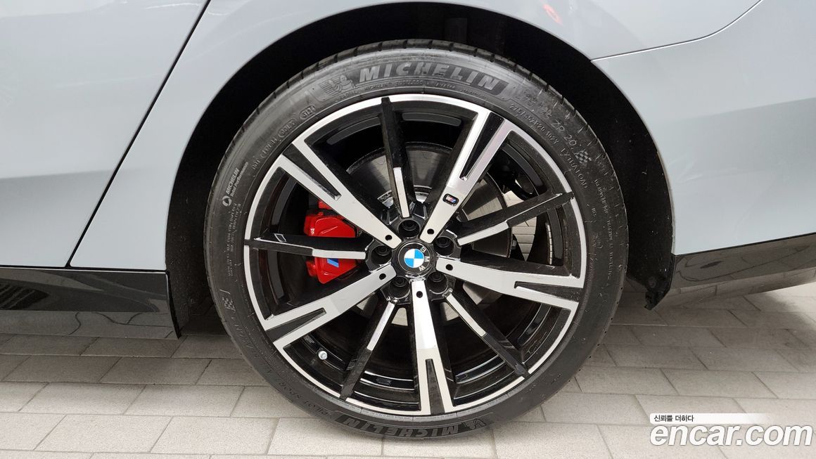 BMW 5-Series 2025