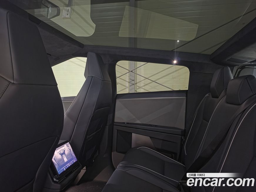 Tesla Cybertruck 2026