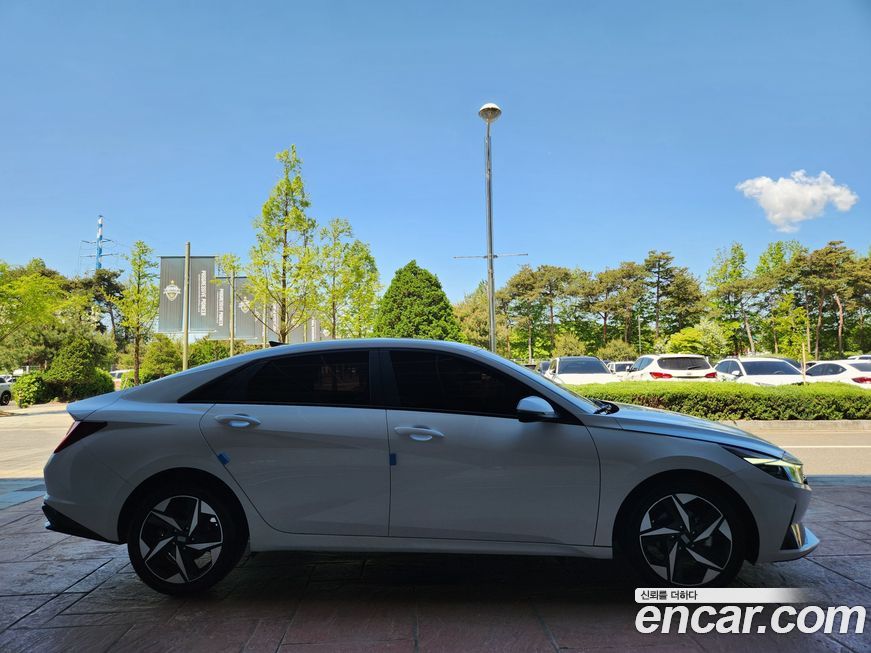 Hyundai AVANTE 2023