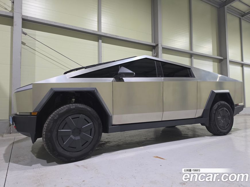 Tesla Cybertruck 2026