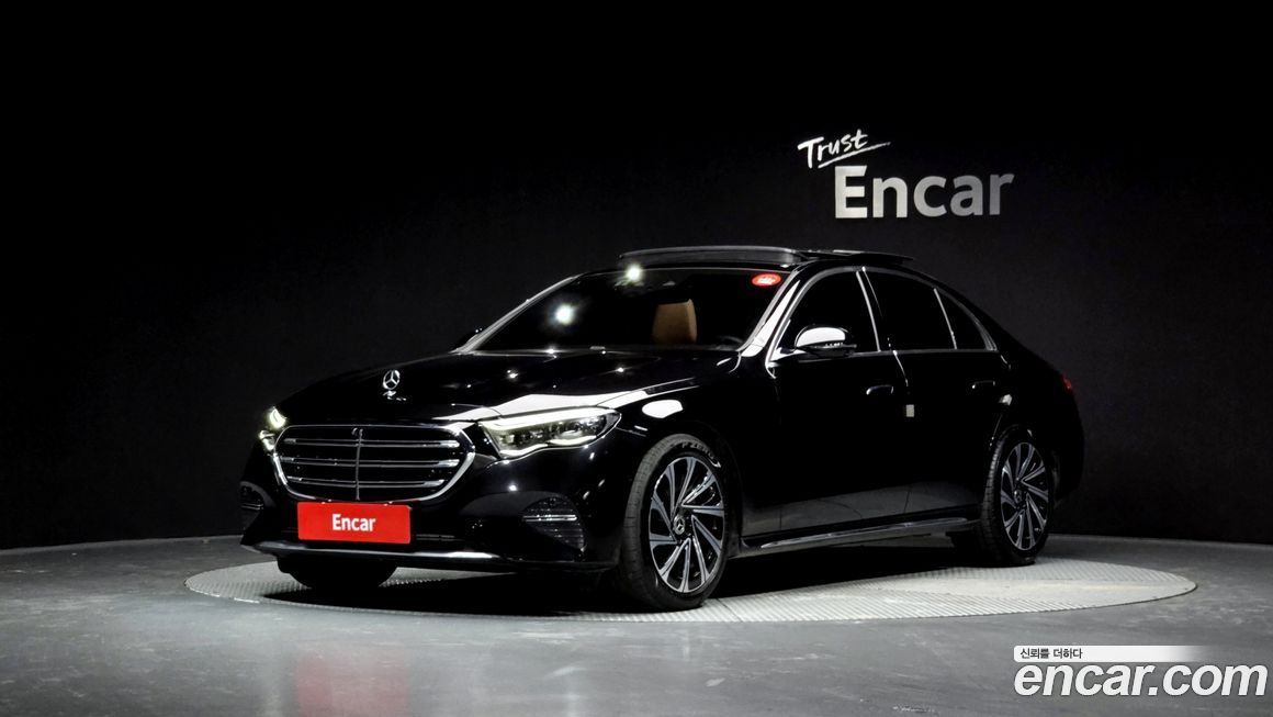Mercedes-Benz E-Class 2024