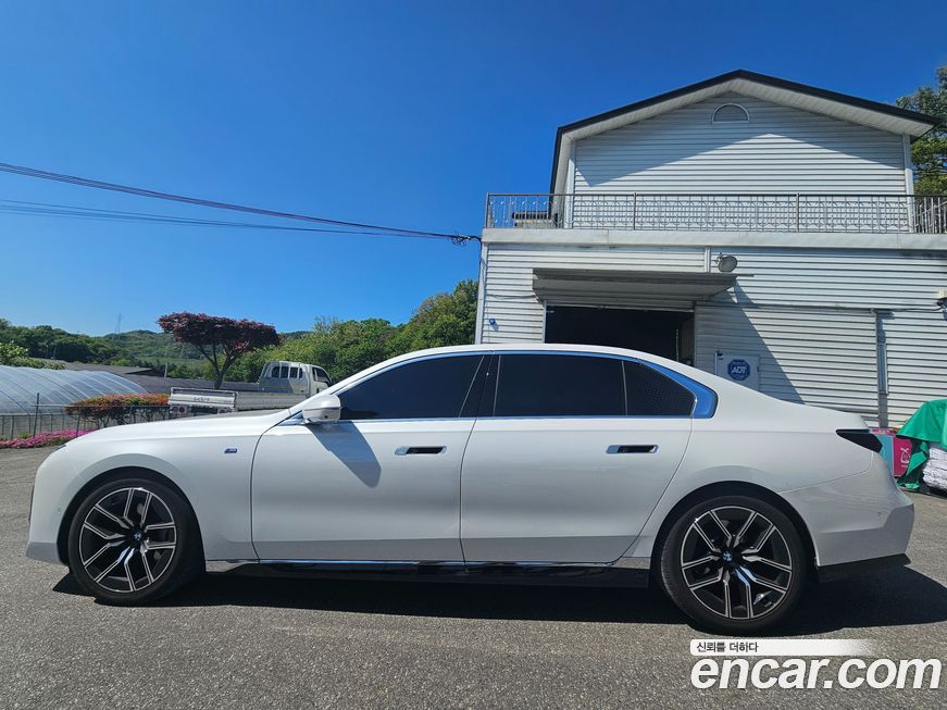 BMW 7-Series 2025