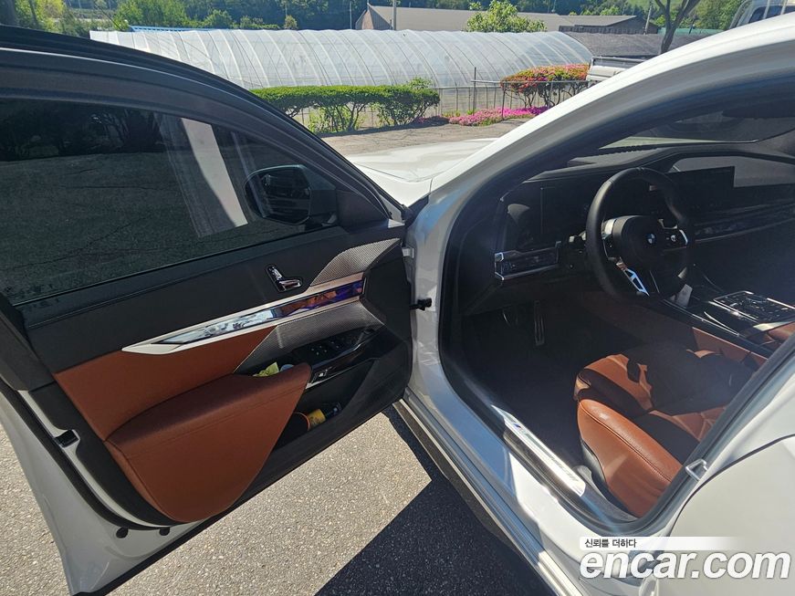 BMW 7-Series 2025